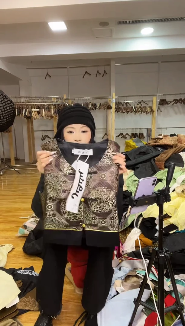 M码       90-105斤  马甲