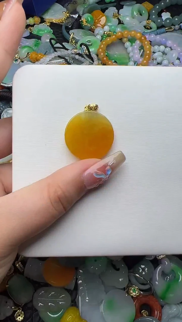 翡翠未镶嵌颈饰天然缅甸翡翠吊坠