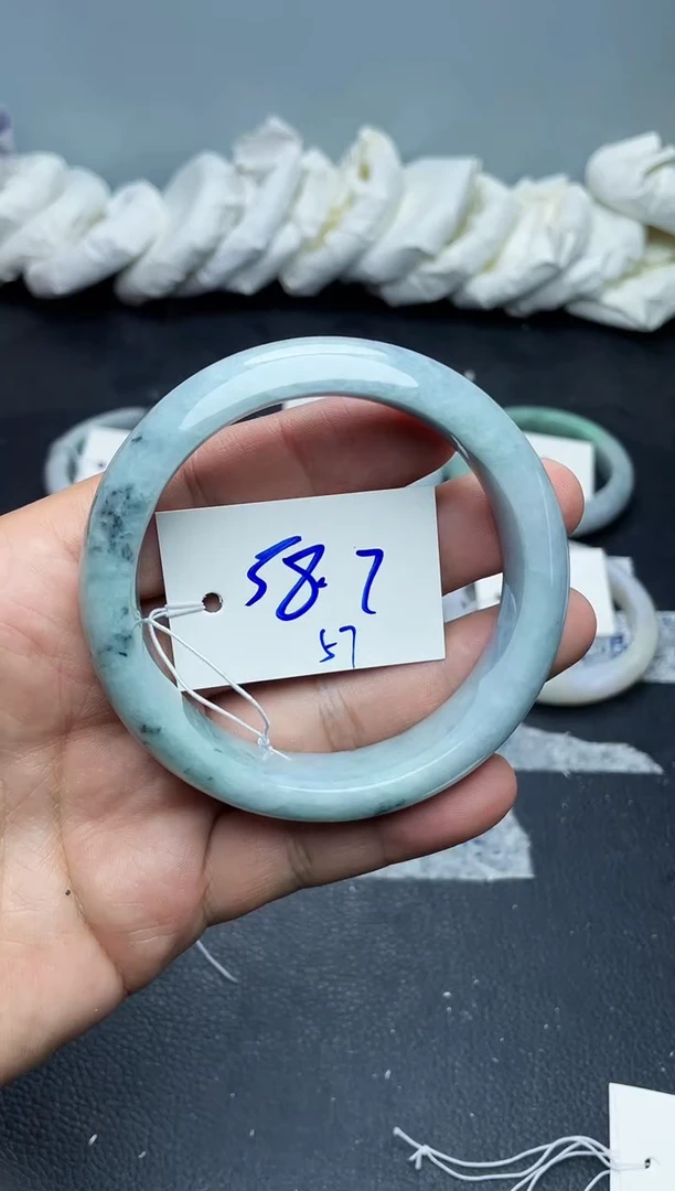 未镶嵌手镯翡翠57