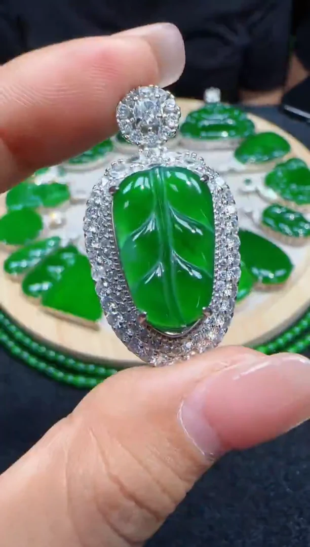 未镶嵌定制翡翠翡翠吊坠108