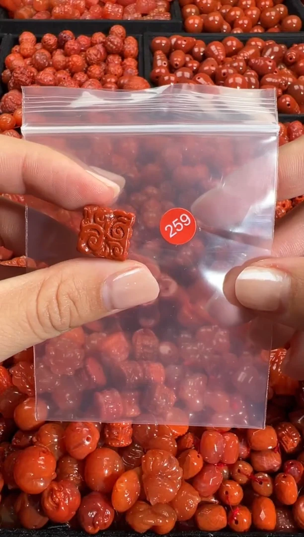 颈饰未镶嵌南红玛瑙1