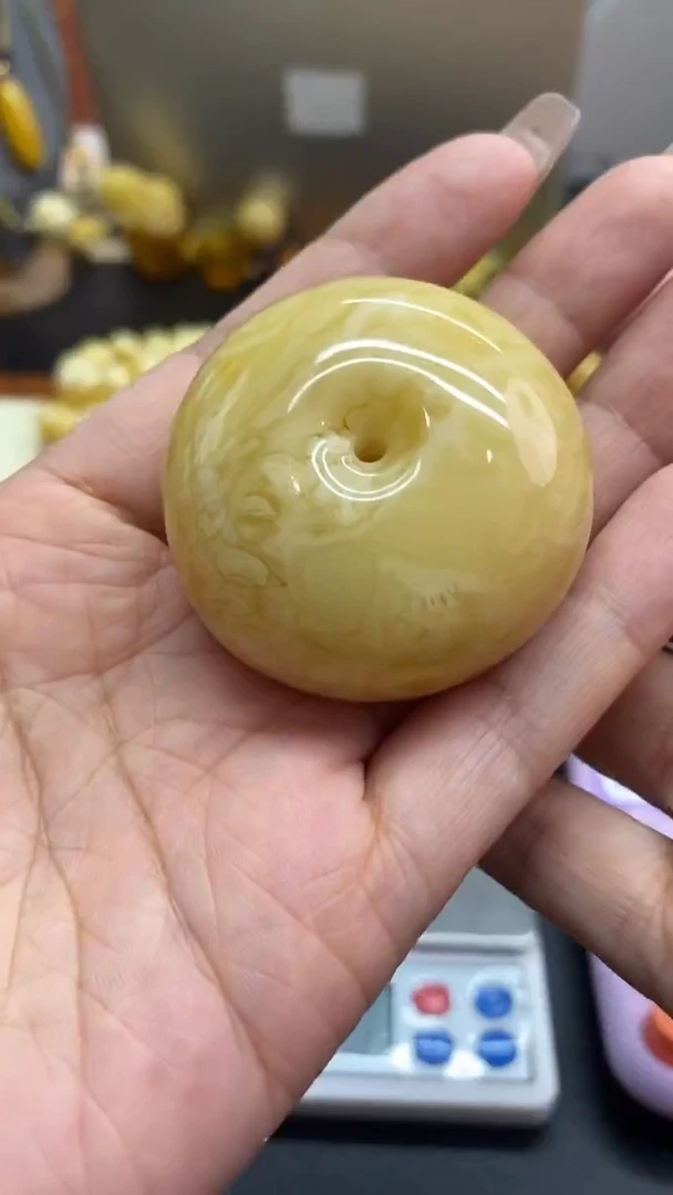 未镶嵌琥珀珠宝奇石792