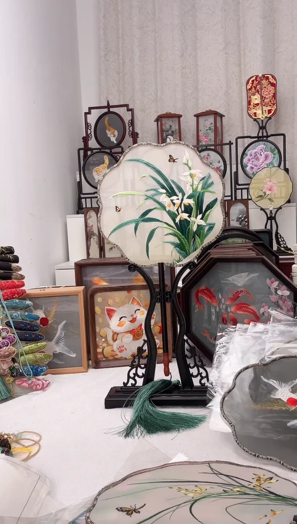 扇子苏绣作品手工团扇