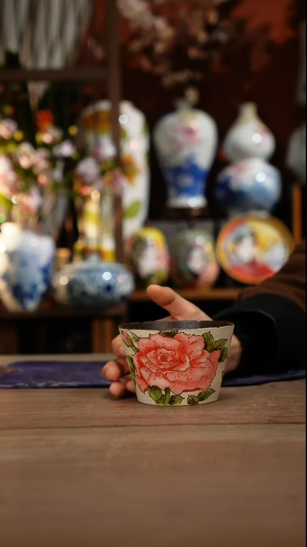 当代景德镇设计师釉下手绘陶瓷花瓶