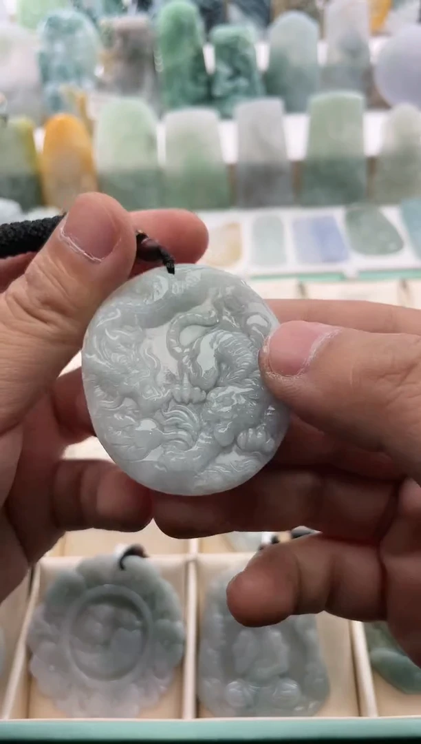 【闪购商品】翡翠颈饰未镶嵌..../1/22/ 40