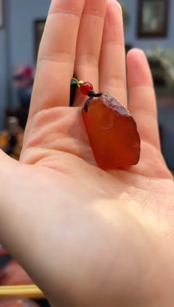 琥珀颈饰未镶嵌吊坠