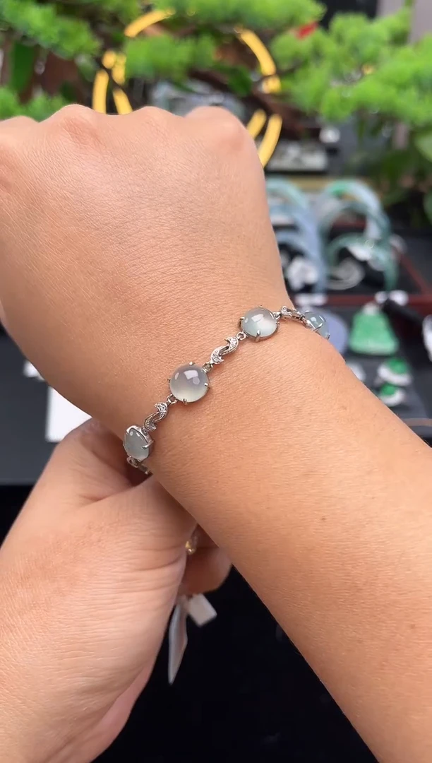 18K金镶嵌手链翡翠手链