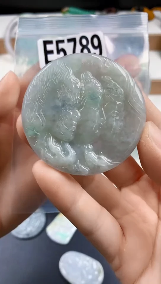 颈饰未镶嵌翡翠天然翡翠吊坠挂件