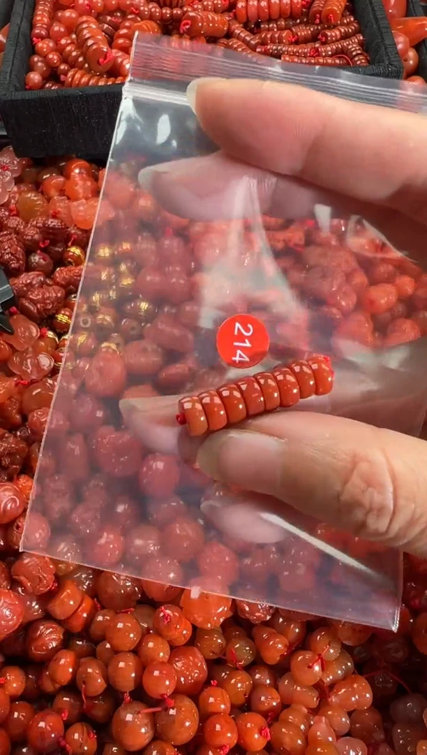 【闪购商品】南红玛瑙颈饰未镶嵌1