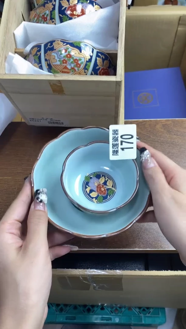 【闪购商品】瓷片隆莲瓷器欢迎大家