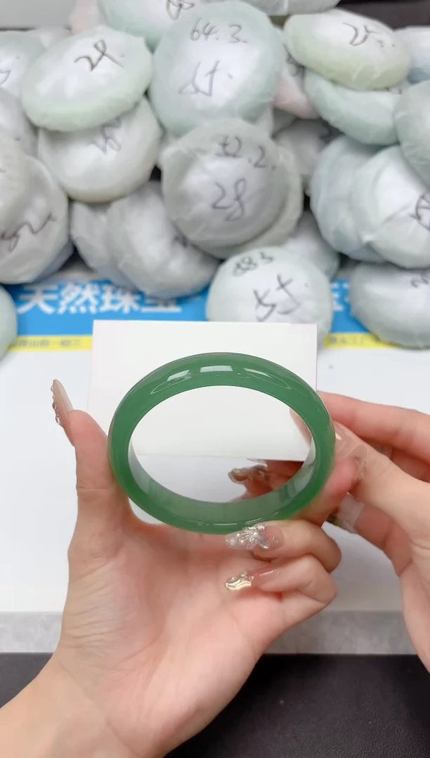 未镶嵌手镯石英质玉15-62.5