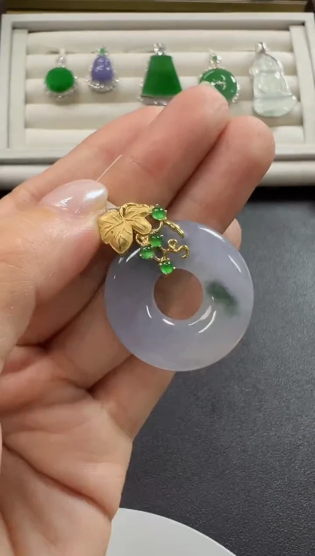 颈饰18K金镶嵌翡翠KYB1212-042