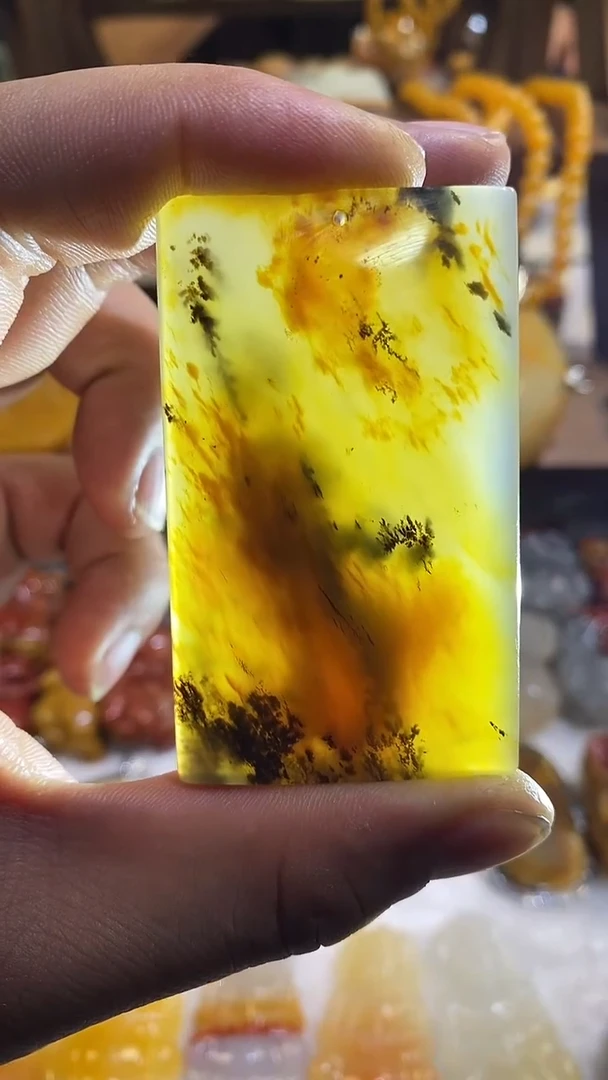 未镶嵌石英质玉（黄龙玉）吊坠(赠链)吊坠