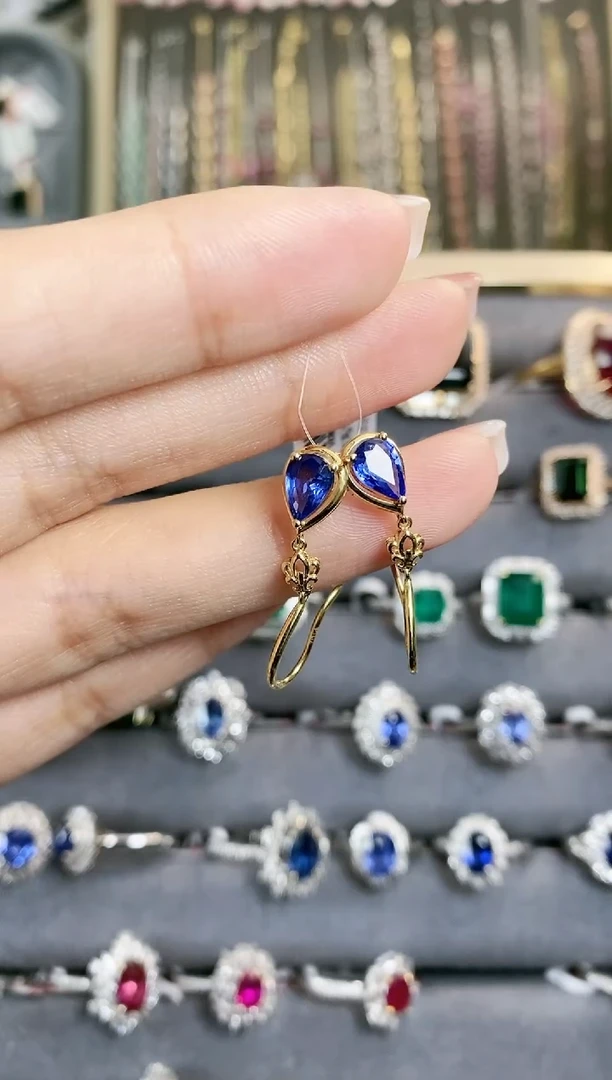 蓝宝石耳饰18K金镶嵌·