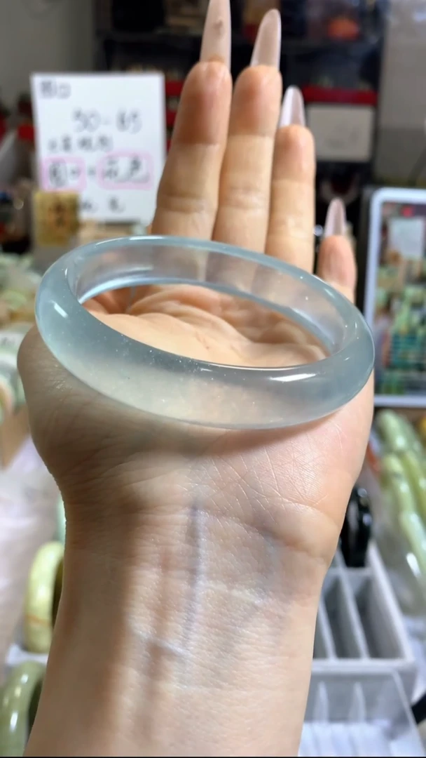 未镶嵌手镯石英质玉79  61+ 包容