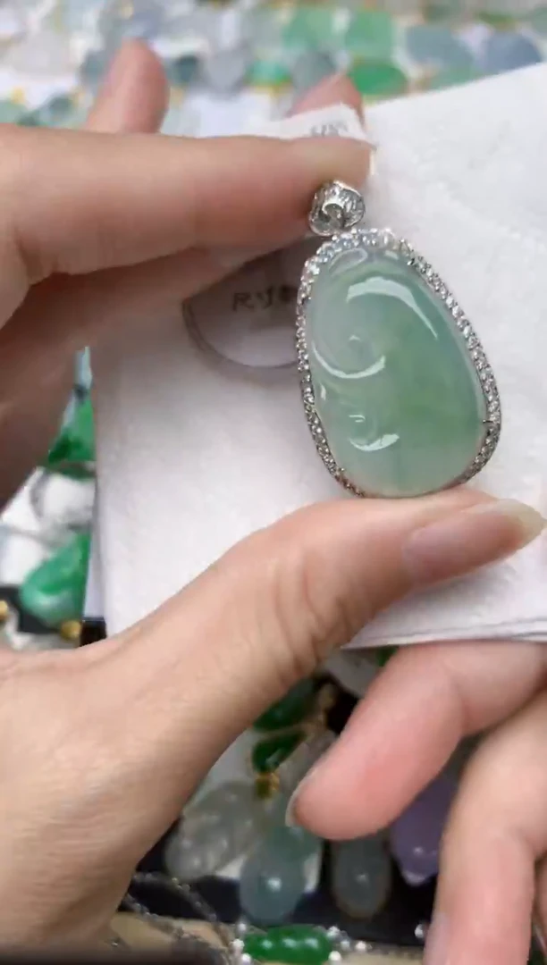 颈饰银S925镶嵌翡翠天然A货翡翠