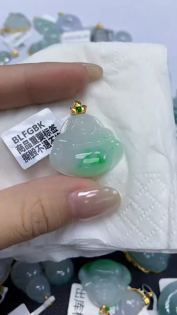 翡翠18K金镶嵌颈饰天然缅甸翡翠A货