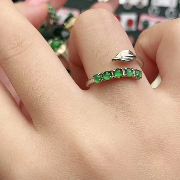 鑫辰珠宝天然A货翡翠银镶嵌设计款开口女戒指时尚百搭