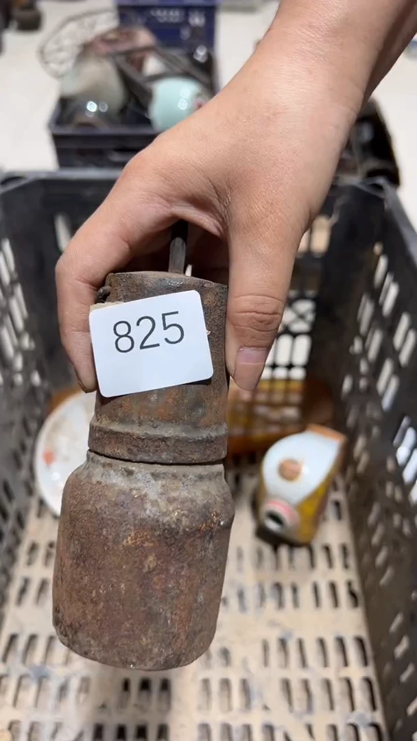 有机玻璃猛****腿工艺品摆件825