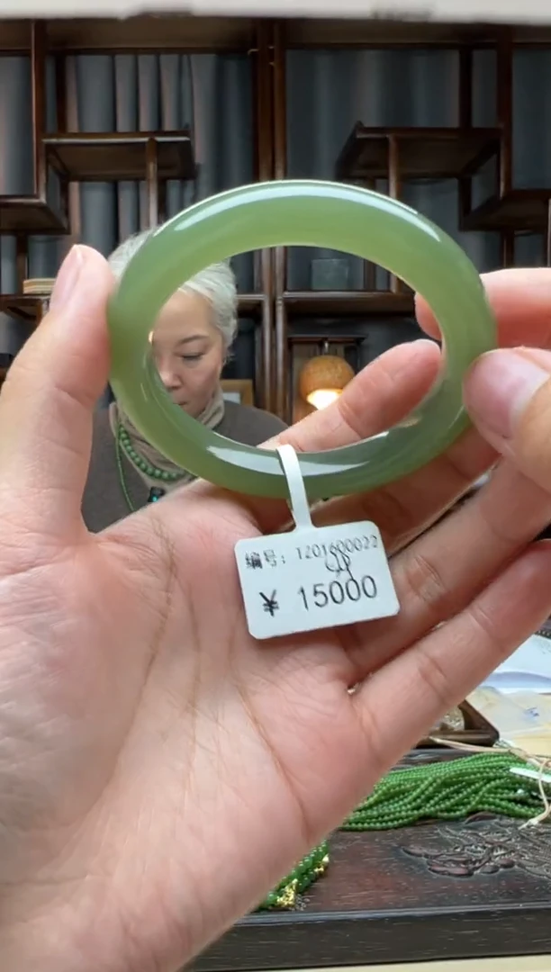 【闪购商品】和田玉颈饰未镶嵌手镯   54