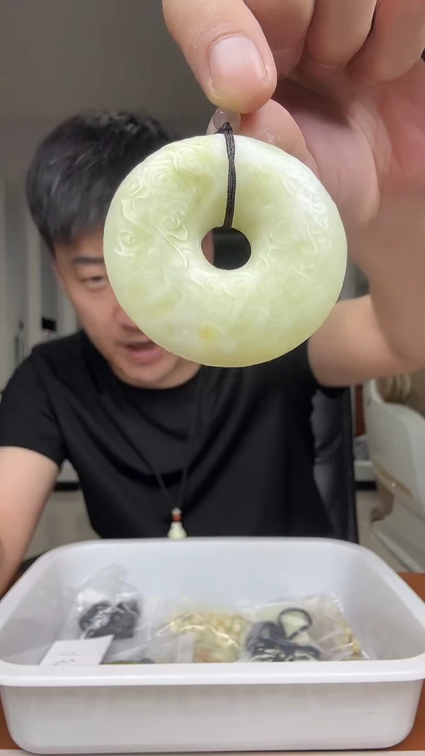 未镶嵌透闪石-蛇纹石玉颈饰多样性发货一件
