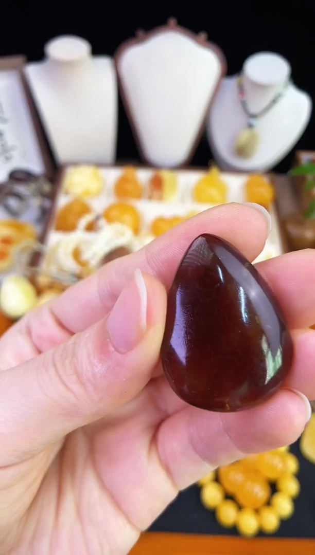 琥珀未镶嵌珠宝奇石柒月