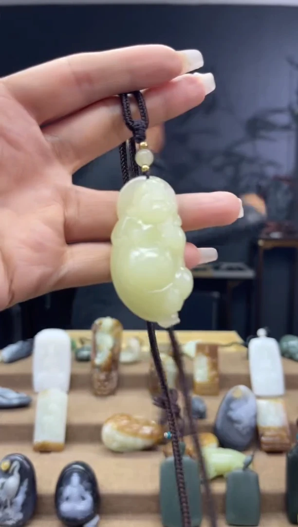 颈饰未镶嵌和田玉1