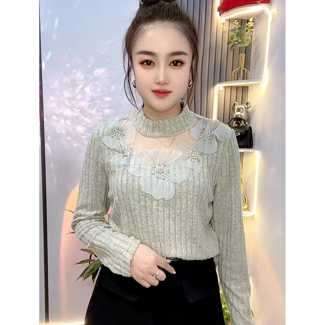 冬季新款8818立体花朵钉珠钻长袖上衣女打底衫宽松遮肉显瘦