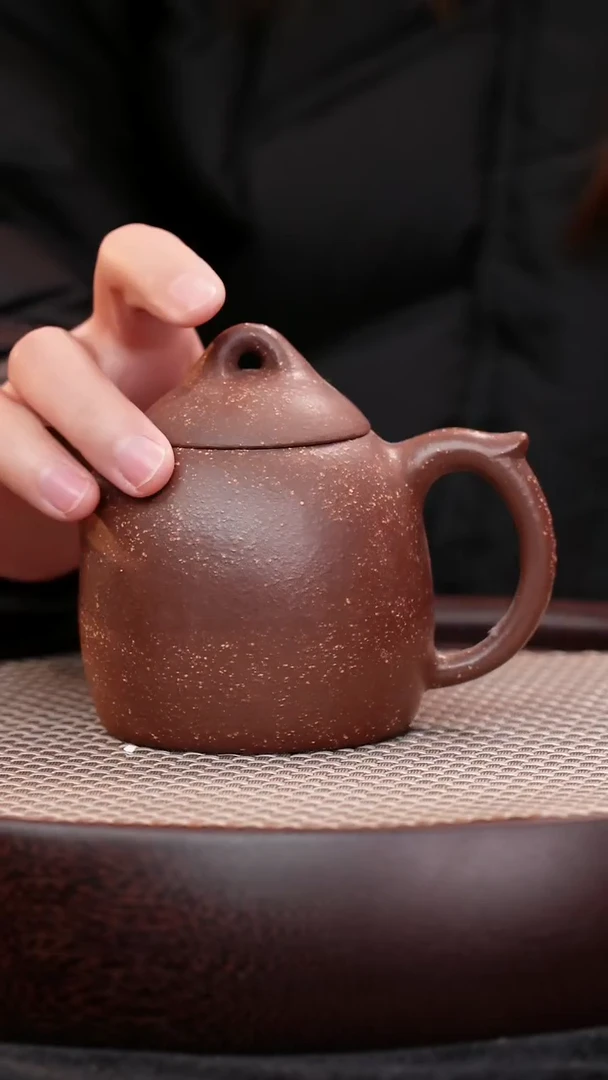 茶壶紫砂宜兴紫砂壶紫玉金砂秦权