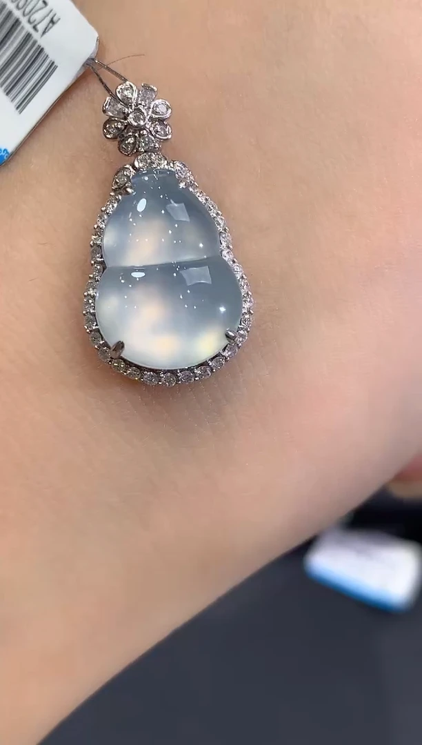 吊坠(不含链)18K金镶嵌翡翠a142