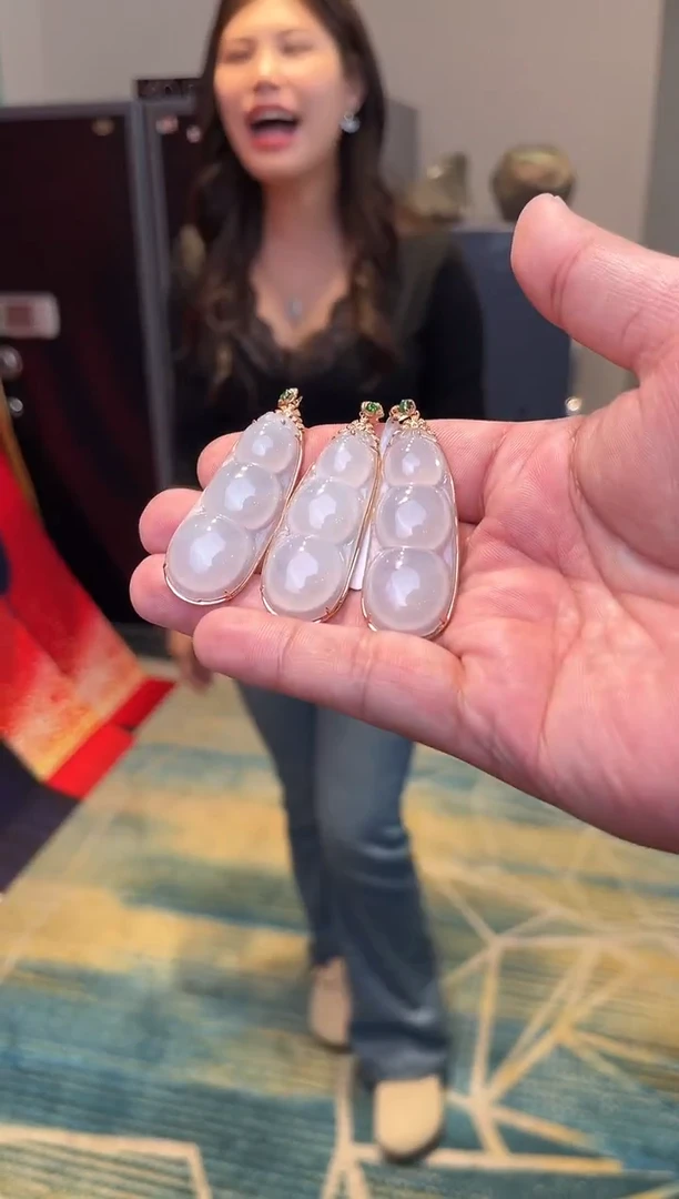 颈饰18K金镶嵌翡翠10296/多样性发一个