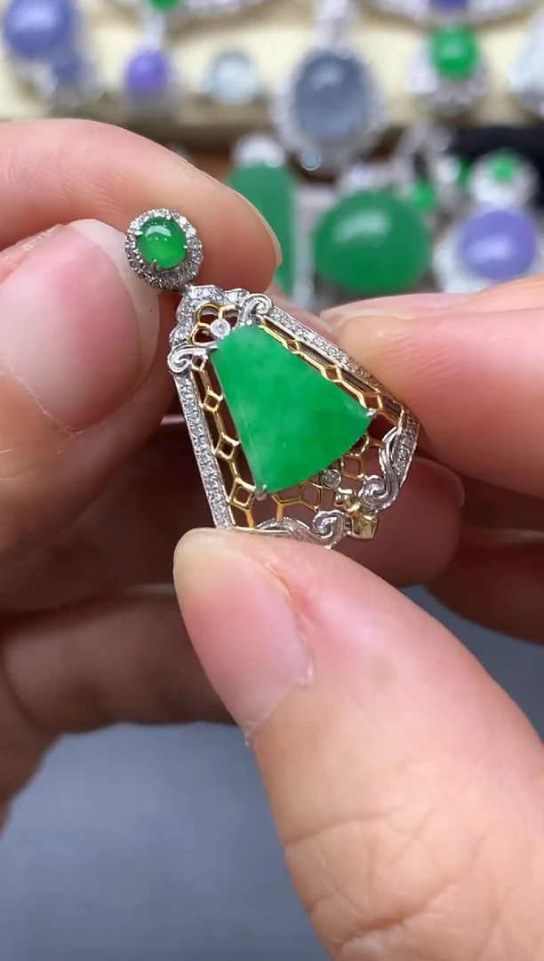 颈饰18K金镶嵌翡翠553中国好珍宝