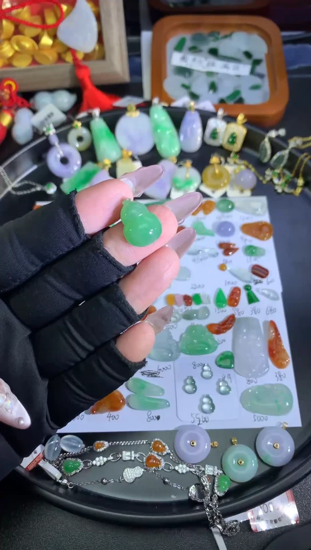 未镶嵌裸石翡翠果绿葫芦