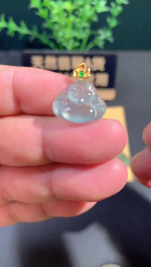 颈饰18K金镶嵌翡翠翡翠