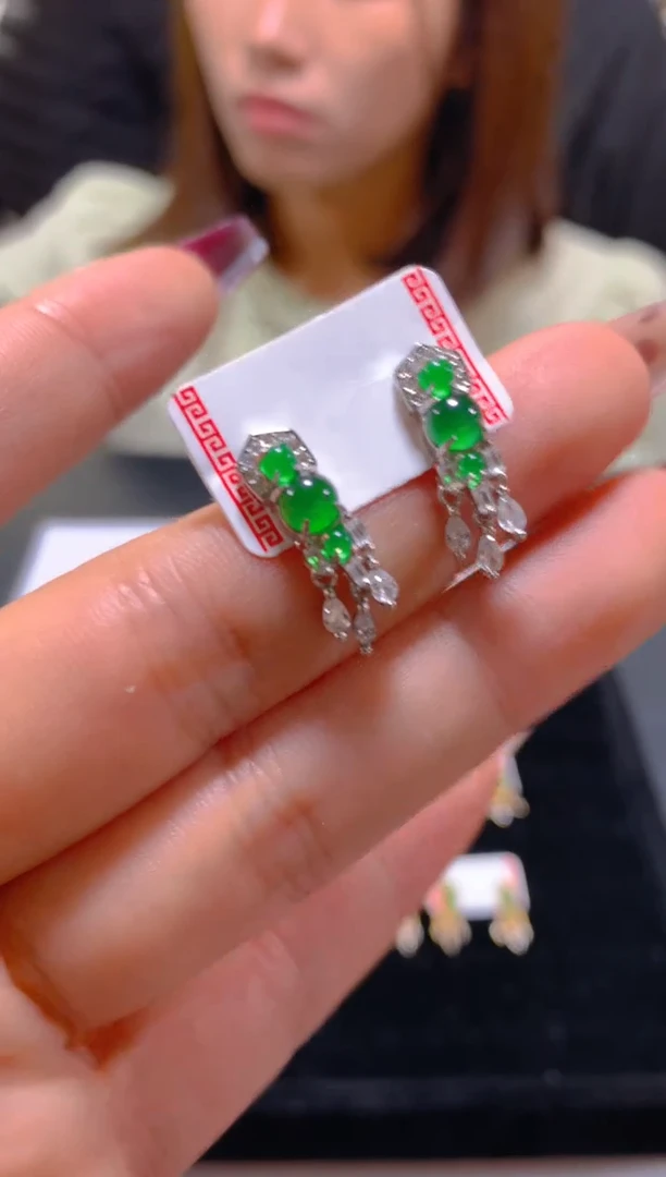 未镶嵌翡翠耳饰多样性发一