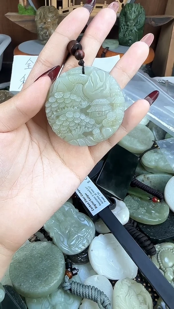 颈饰未镶嵌和田玉1