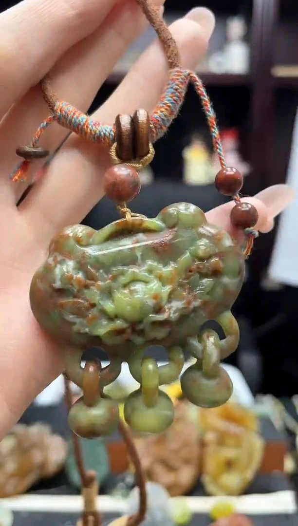 未镶嵌岫玉吊坠·