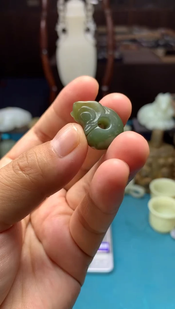 颈饰未镶嵌和田玉1