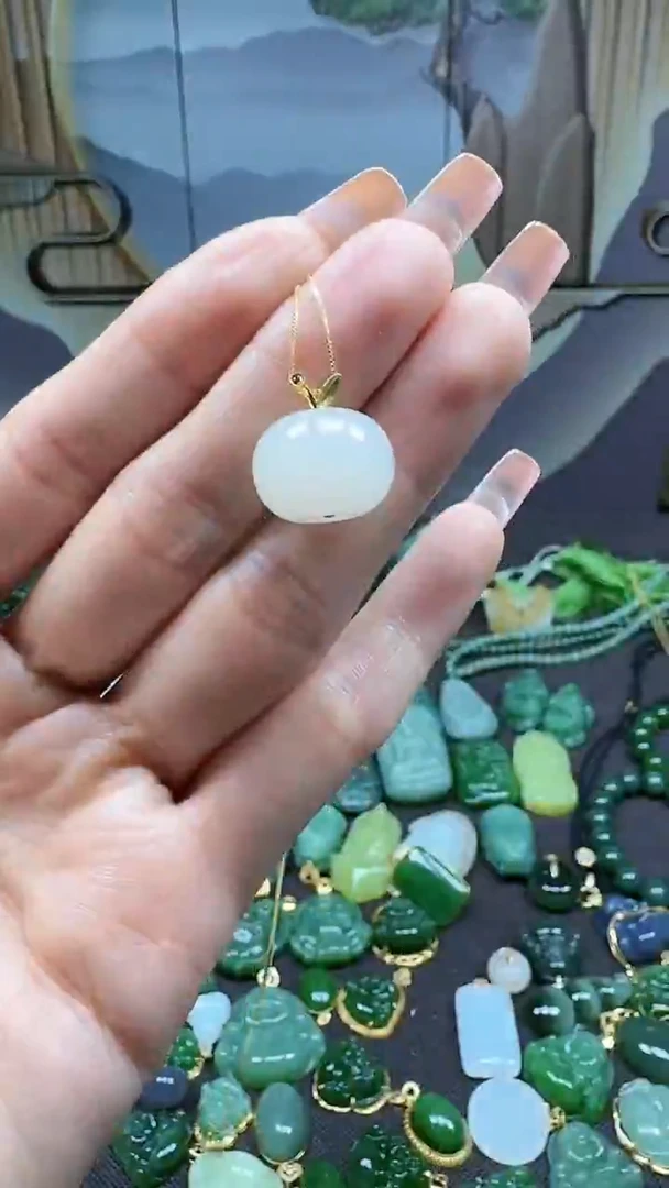 和田玉18K金镶嵌吊坠(不含链)1