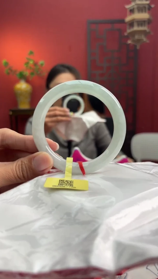 未镶嵌手镯（圆镯）翡翠翡翠手镯4