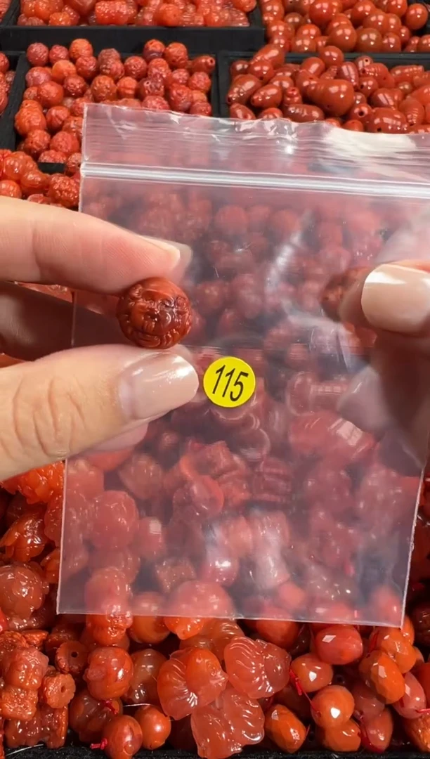 颈饰未镶嵌南红玛瑙1