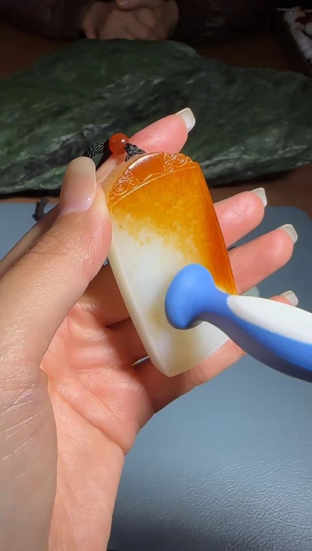 未镶嵌和田玉把件云****理和田玉