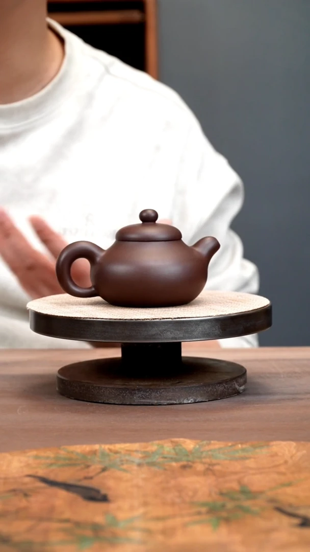 【闪购商品】紫砂茶壶茄皮紫道宏莲子