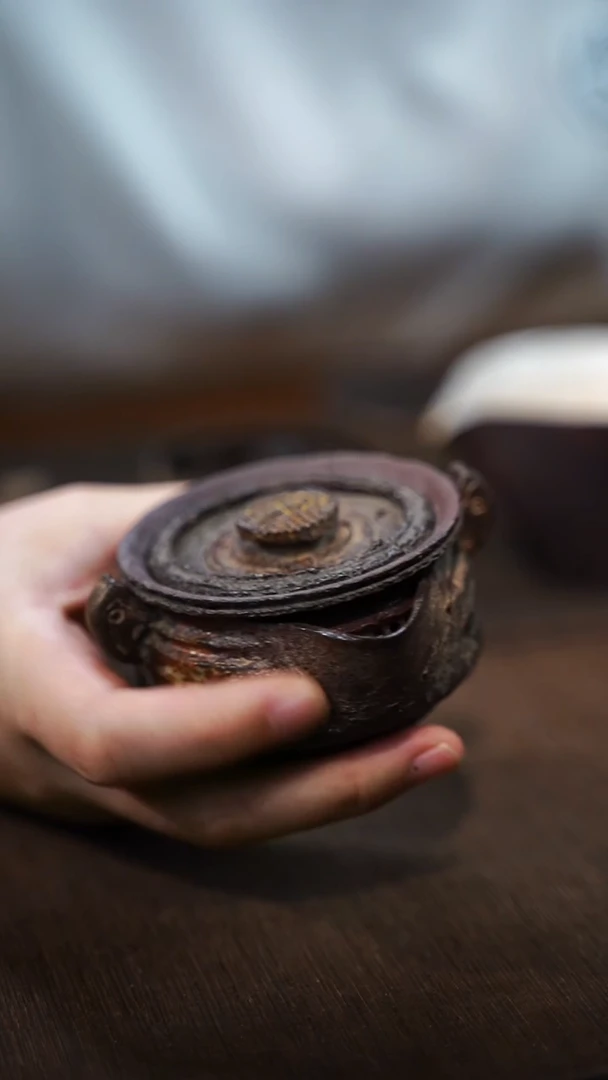 全手工制作  紫砂古钱币宝瓶