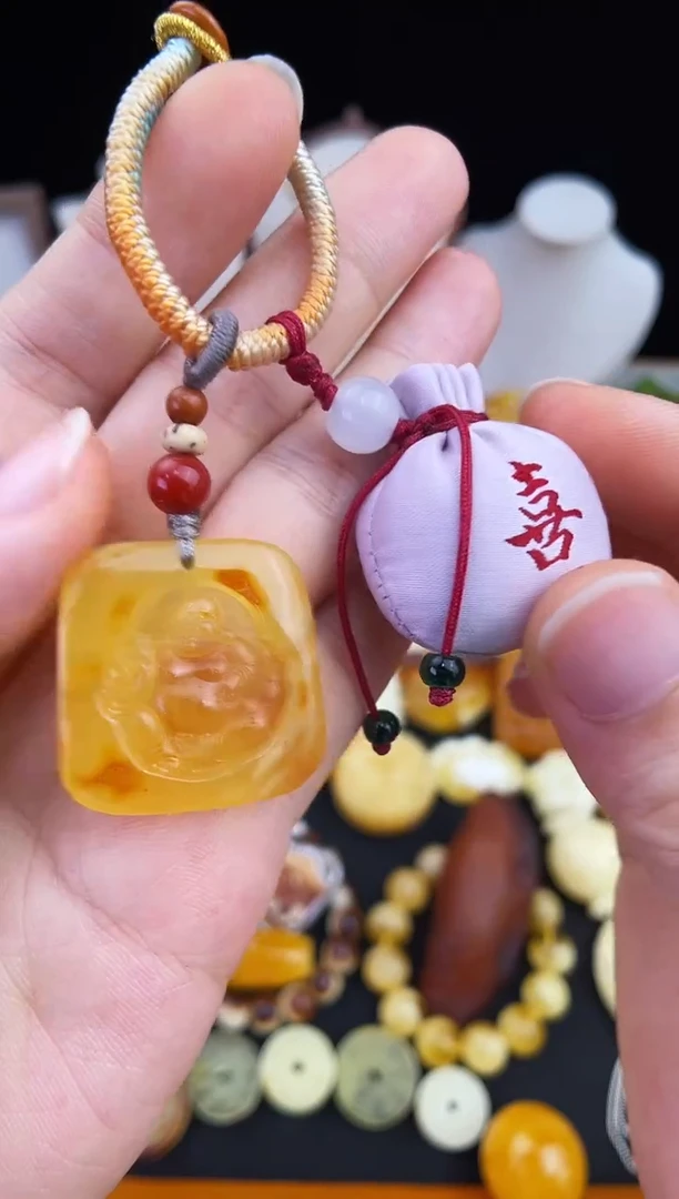 琥珀未镶嵌珠宝奇石柒月