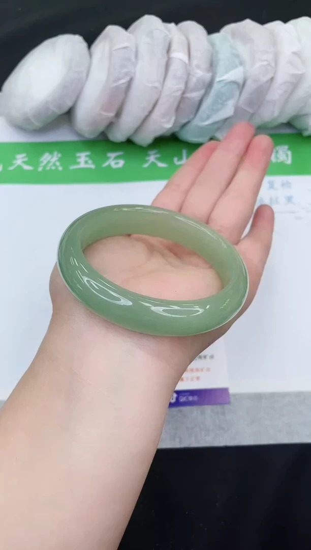 【闪购商品】石英质玉手镯未镶嵌D350-60+