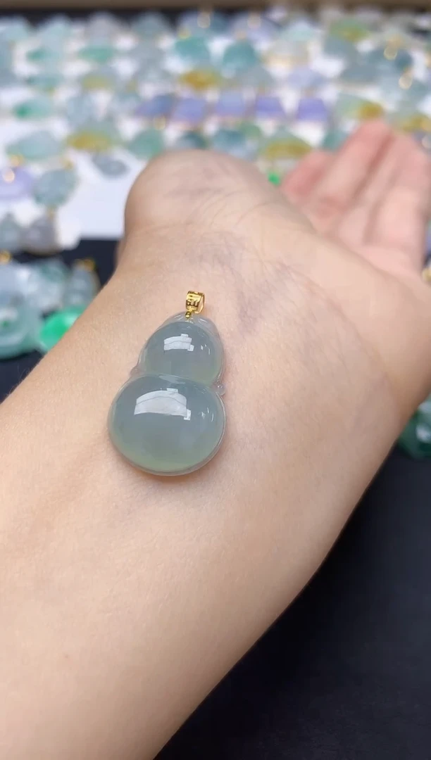 翡翠18K金镶嵌颈饰天然缅甸A货翡翠