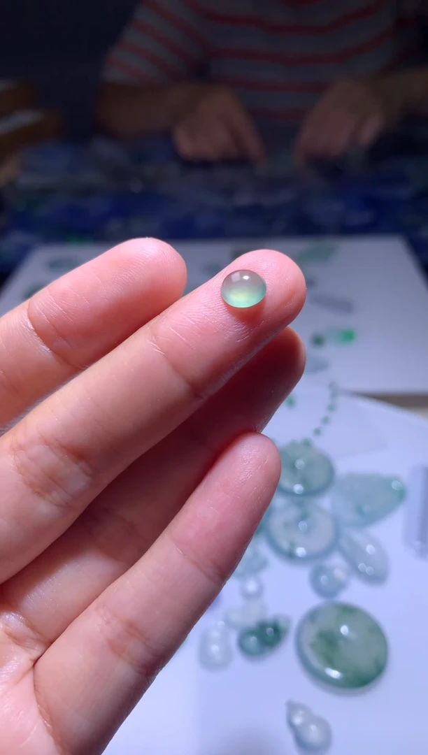 未镶嵌定制翡翠毛货