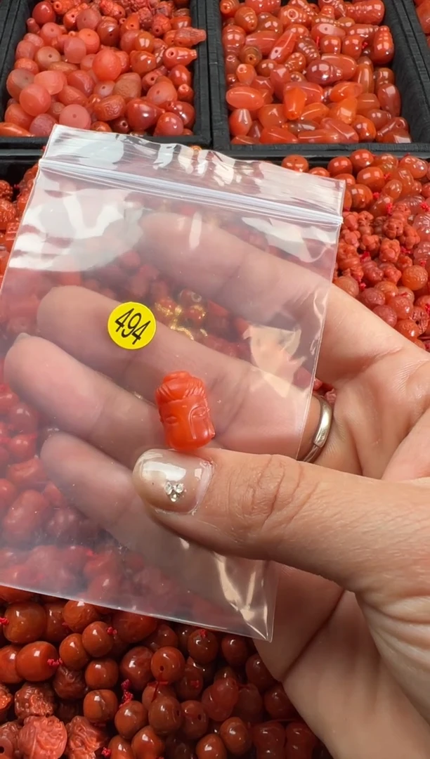 【闪购商品】南红玛瑙颈饰未镶嵌1