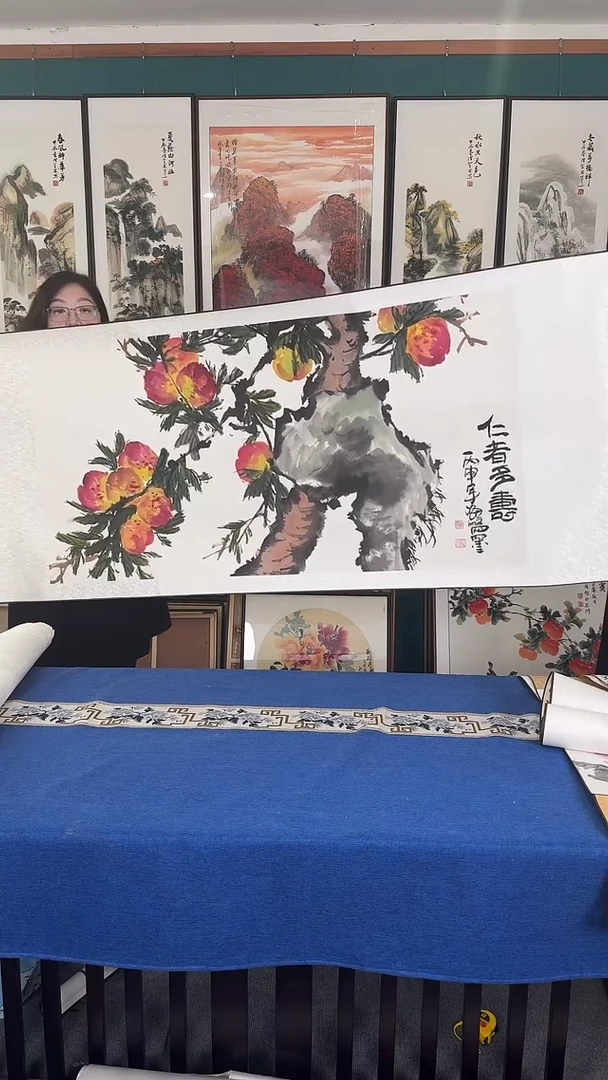 国画桃子 卷轴装裱 80*160